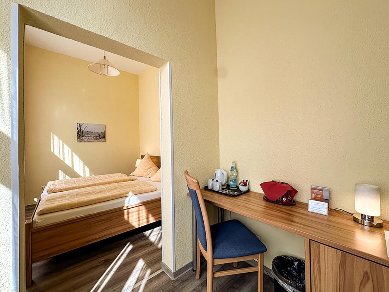 Hotel Graf Waldersee Borkum Exterior photo