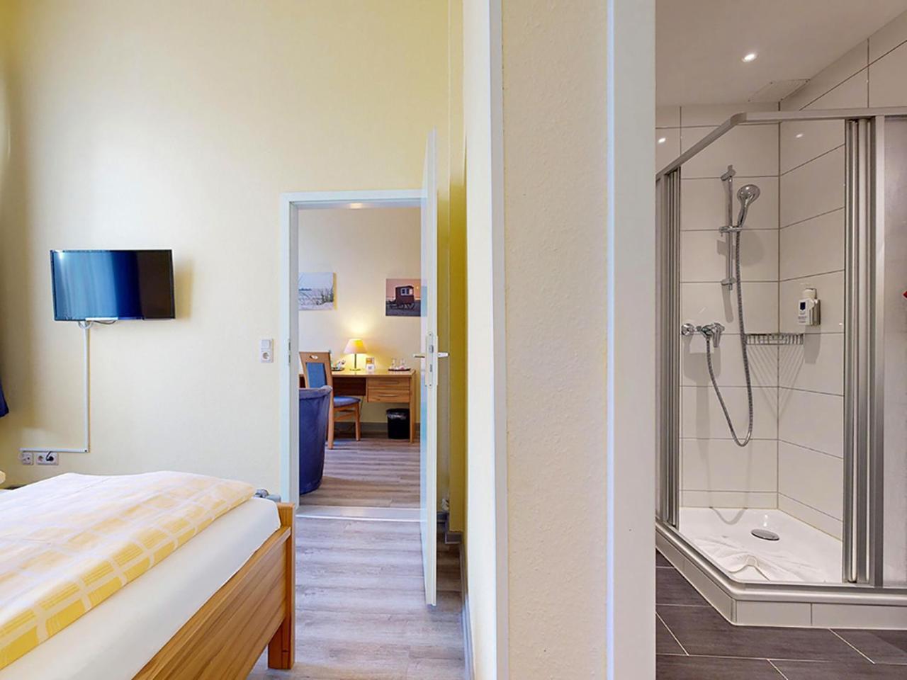 Hotel Graf Waldersee Borkum Exterior photo