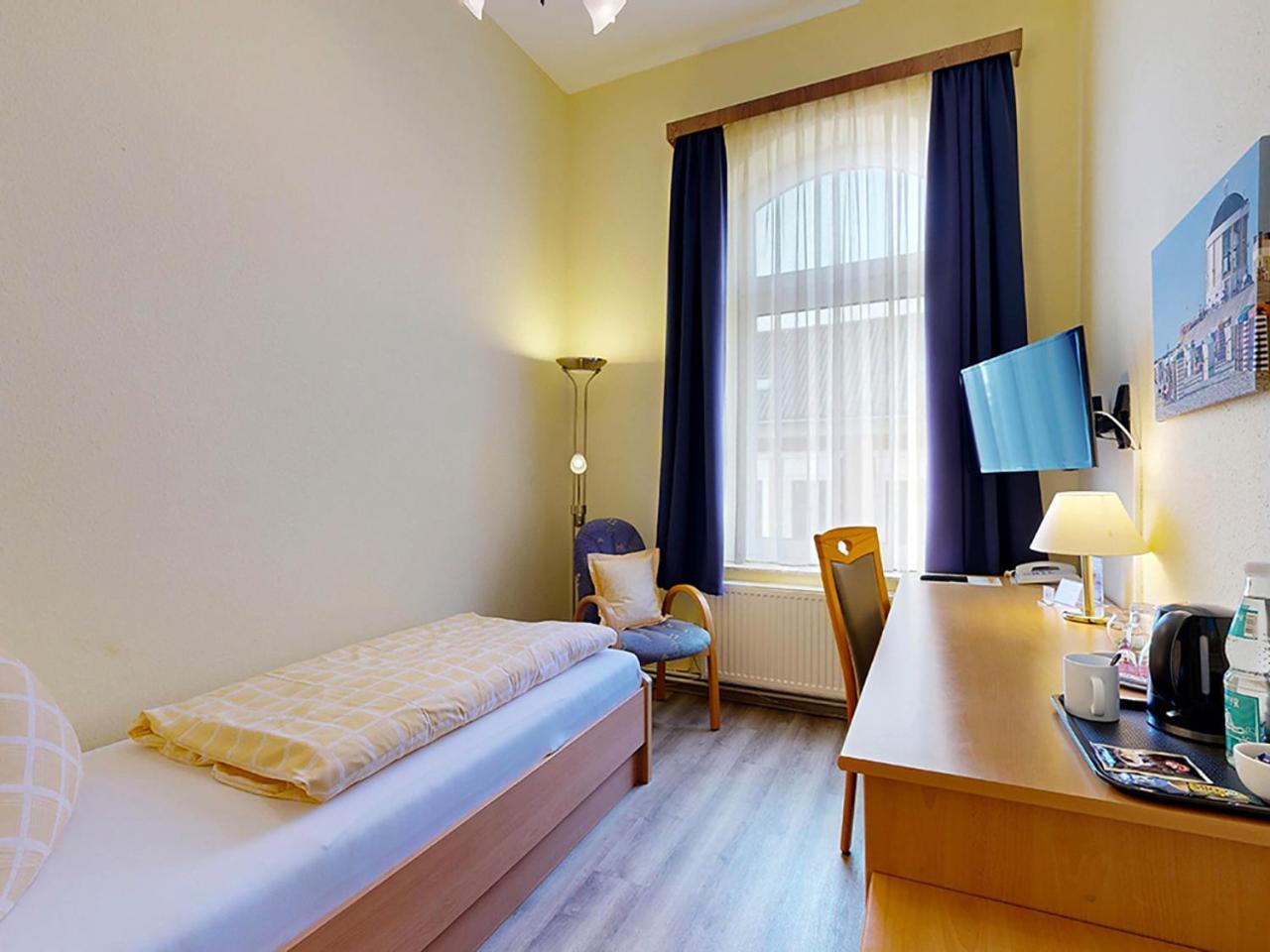 Hotel Graf Waldersee Borkum Exterior photo